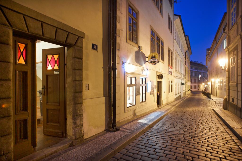 Vlasska House At The 3 Swallows Hotel Praga Zewnętrze zdjęcie